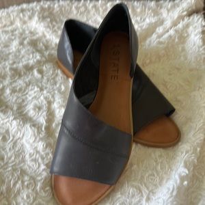 1. State Celvin Sandals Size 8.5